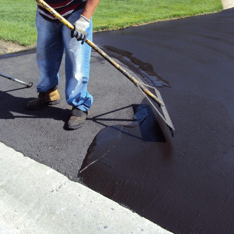 parking lot sealcoating contractors in Phoenix.